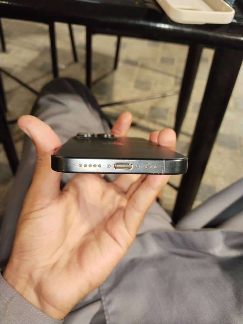 Apple iPhone 15 Pro 1
