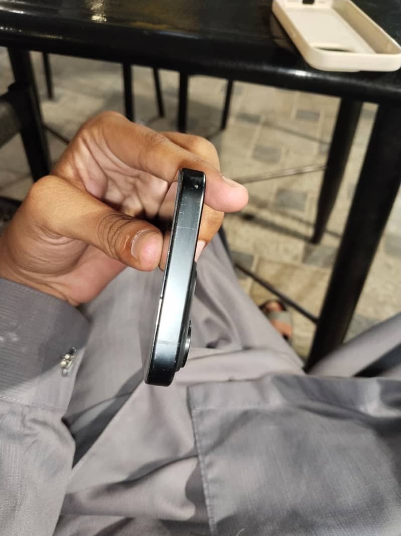 Apple iPhone 15 Pro 2