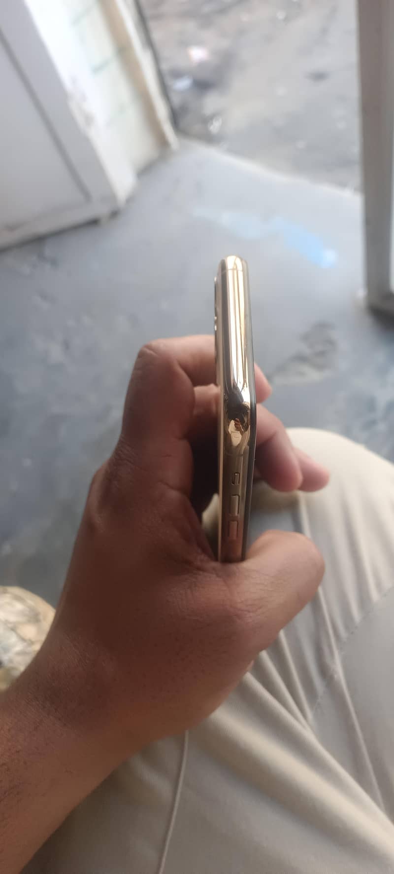 Apple iPhone 11 Pro 4