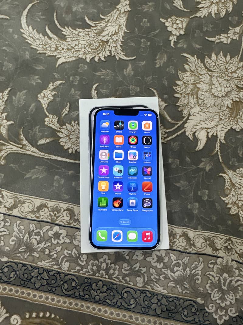 Apple iPhone 17e 1