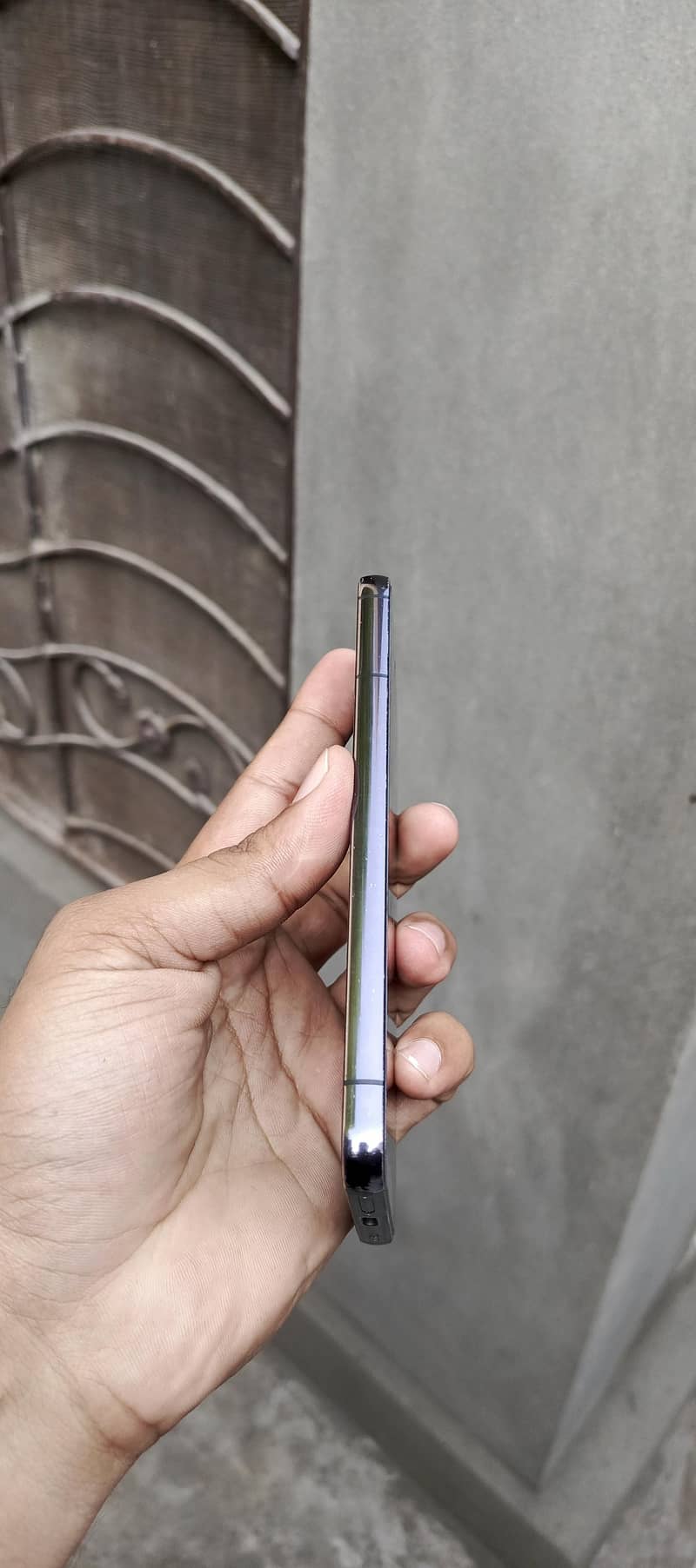 Samsung Mobile S22 4