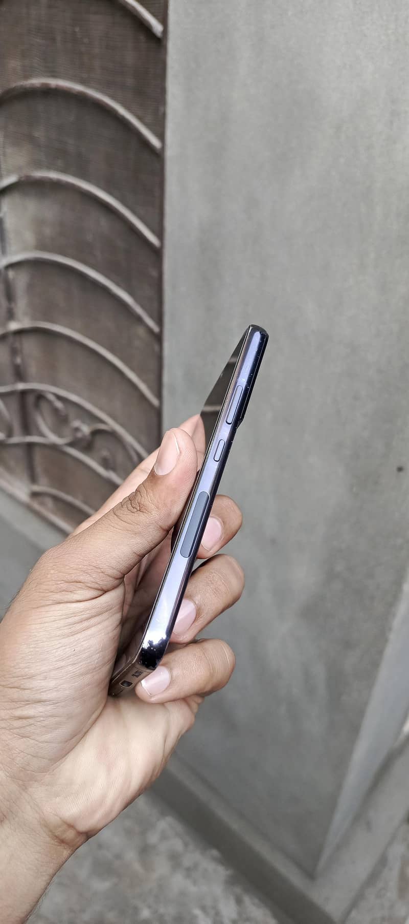 Samsung Mobile S22 5