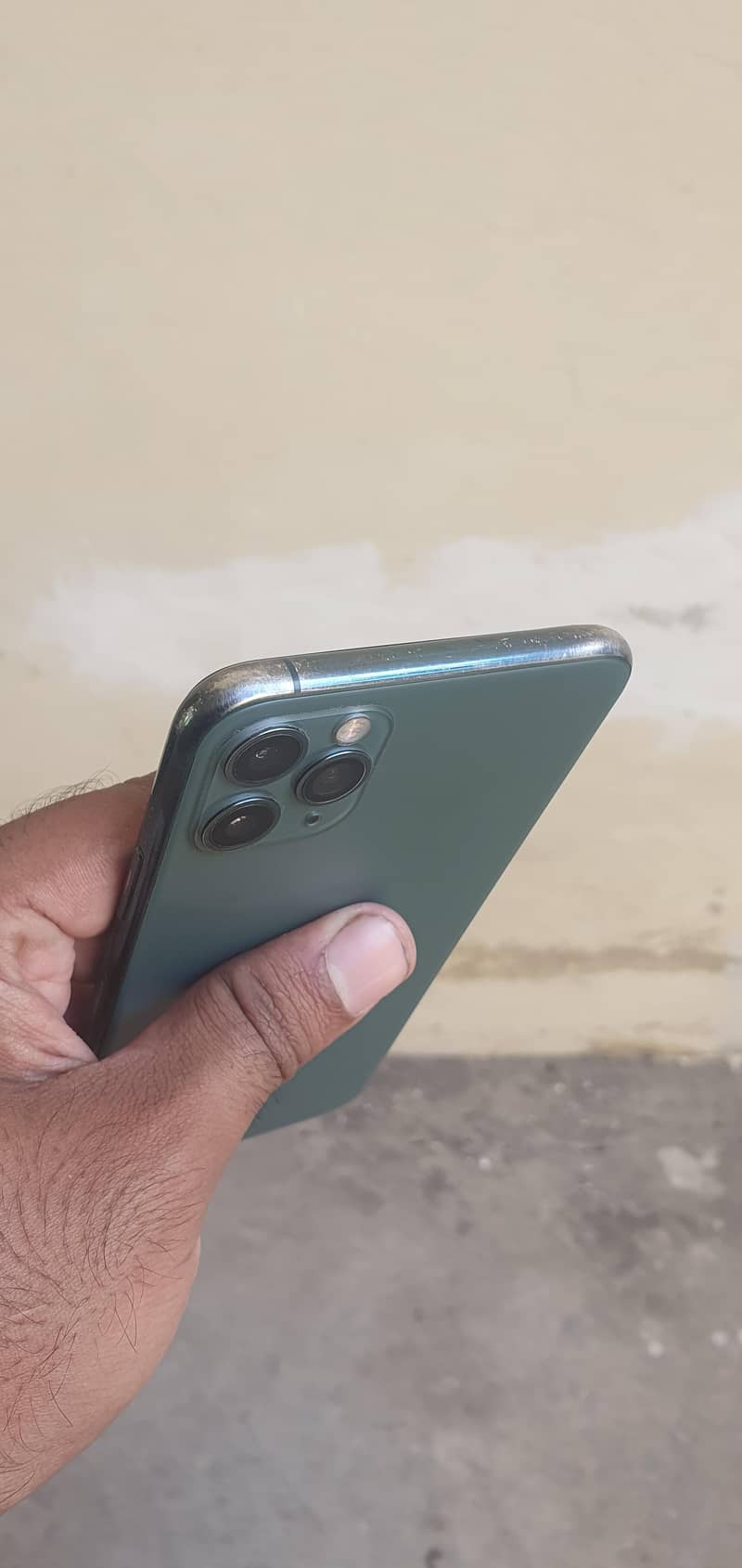 Apple iPhone 11 Pro Max 4