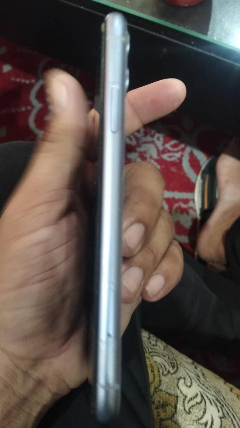 Apple iPhone 11 2