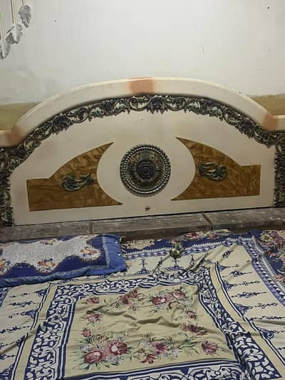 3 items Available drasing, bed and 2 side tables
