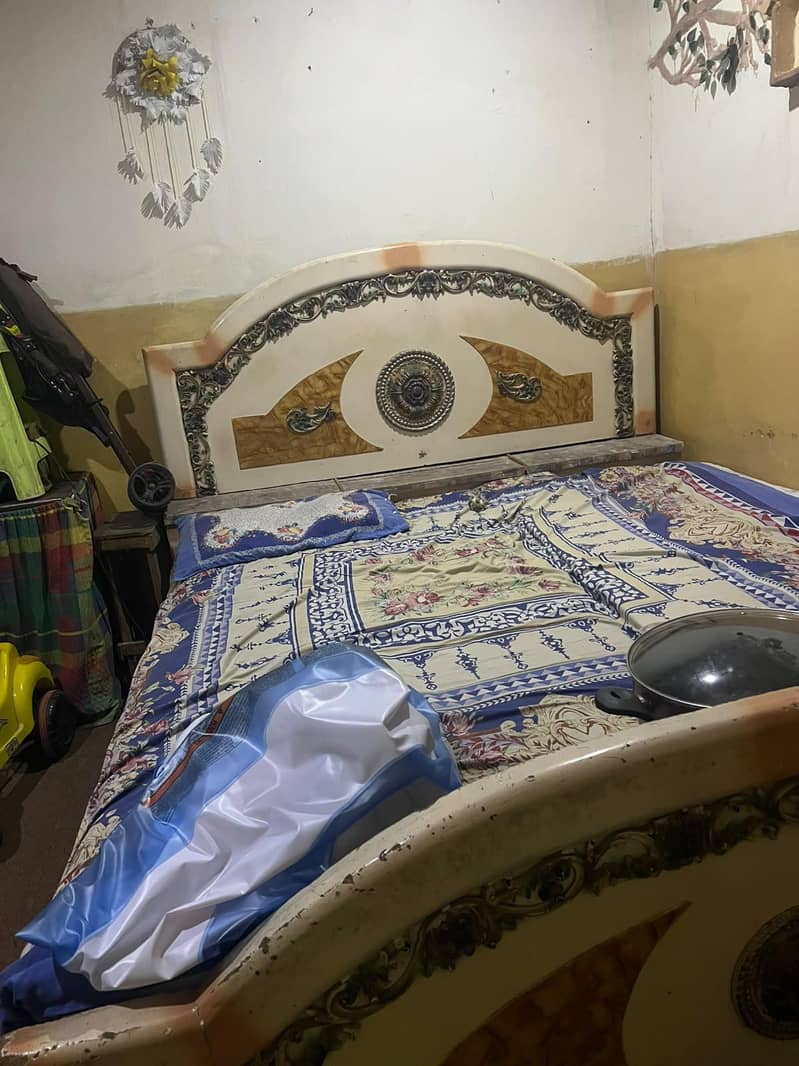 3 items Available drasing, bed and 2 side tables 1