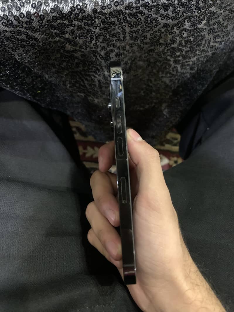 Apple iPhone 14 Pro 4