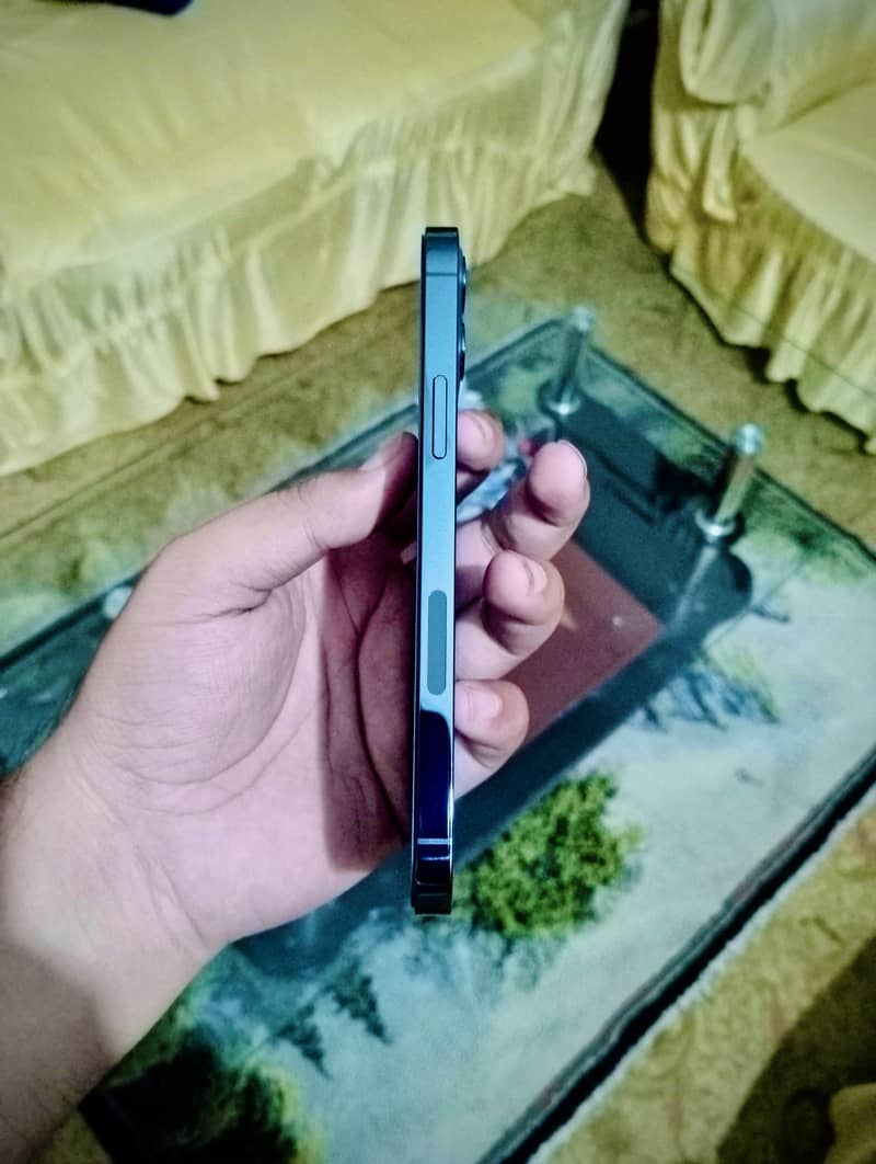 Apple iPhone 12 Pro 4