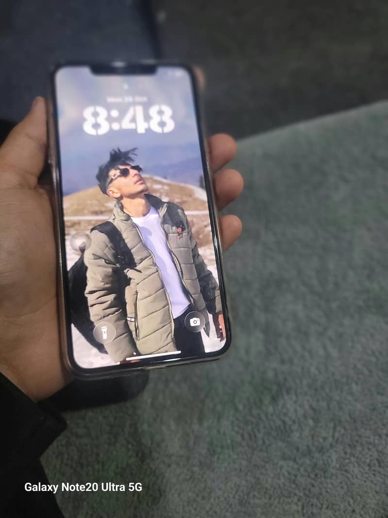 Apple iPhone 11 Pro Max 10
