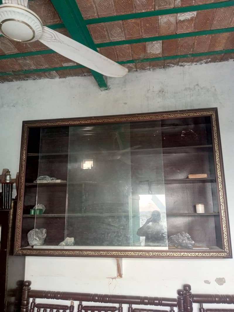 wall shodcase 1