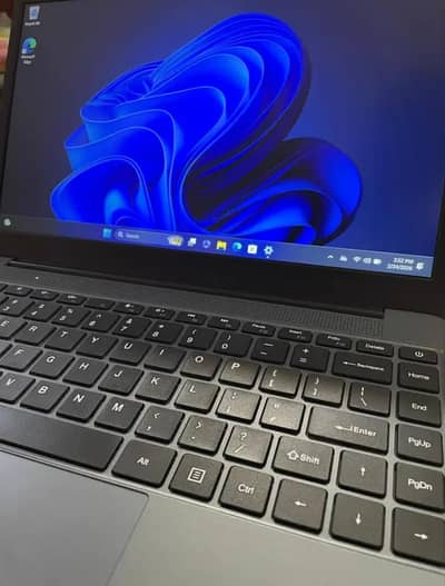 New condition laptop