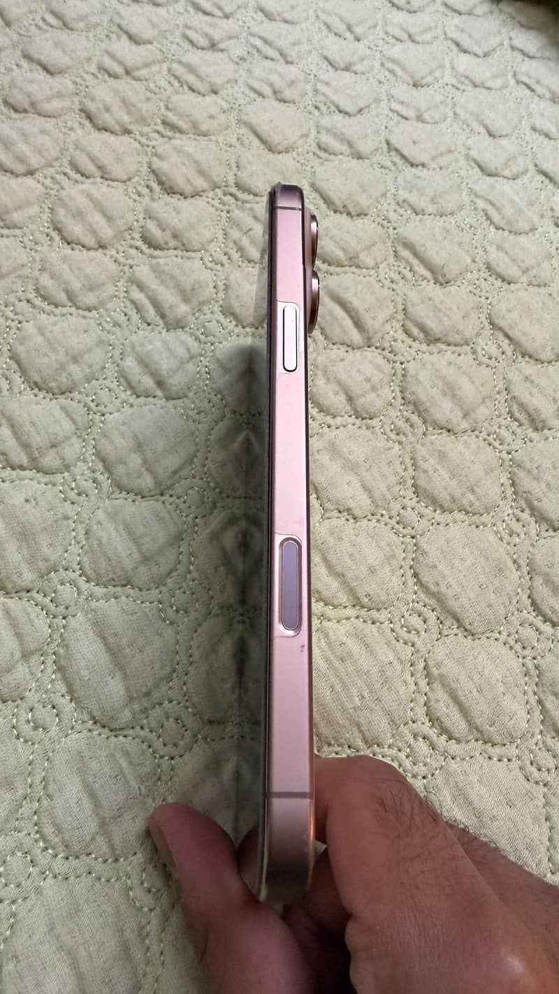 Apple iPhone 16 Pro Max 3