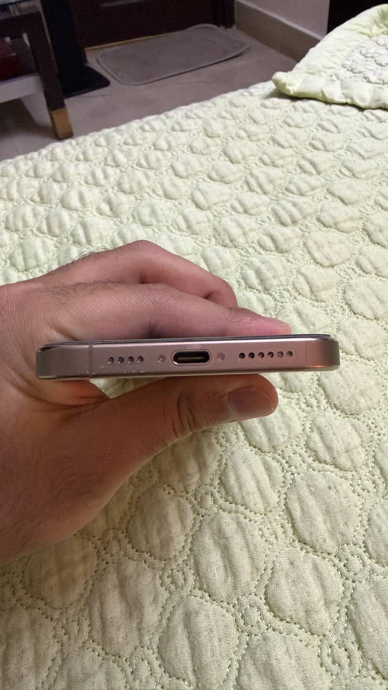 Apple iPhone 16 Pro Max 5
