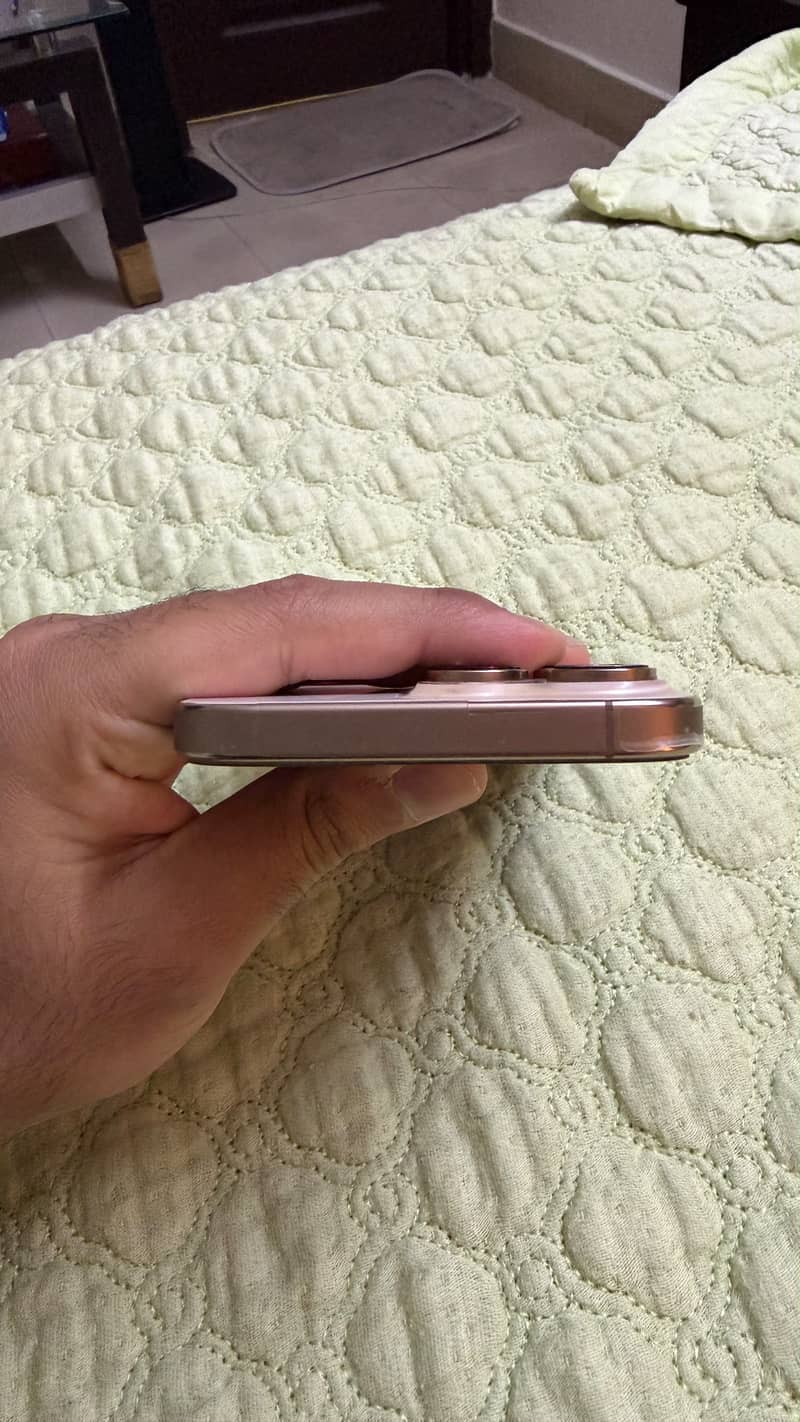 Apple iPhone 16 Pro Max 6