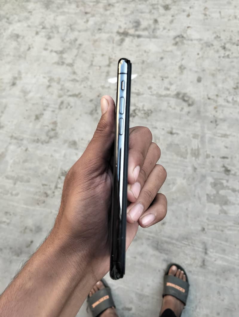 Apple iPhone X 2