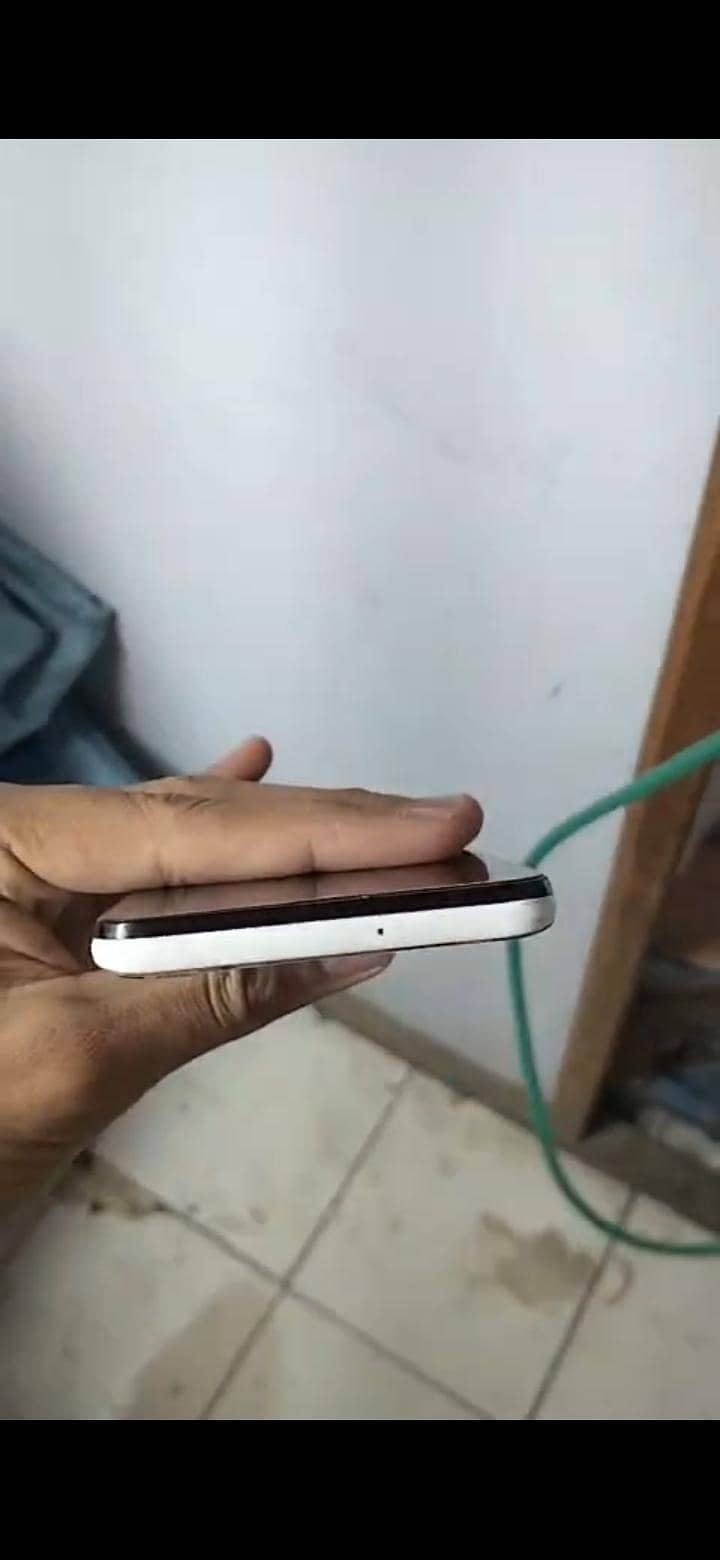 Samsung Mobile A30s 3