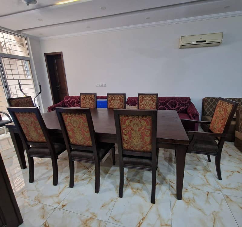Dining Table and Chairs 0