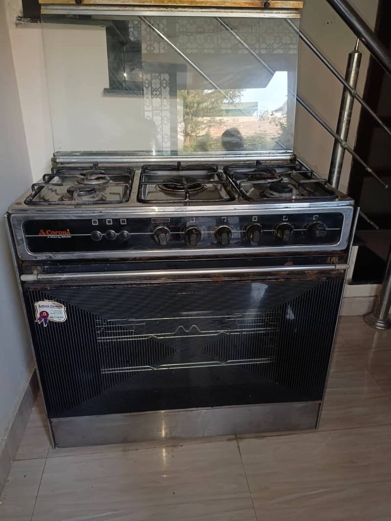 Kitchen Stove in Working Condition 0