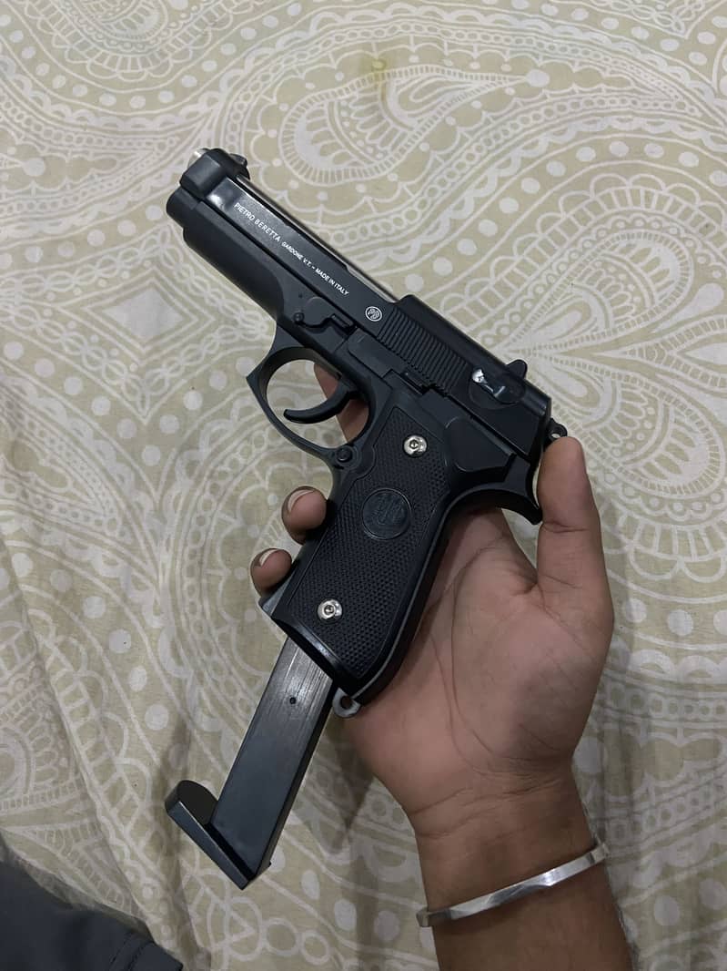 matel gun 0