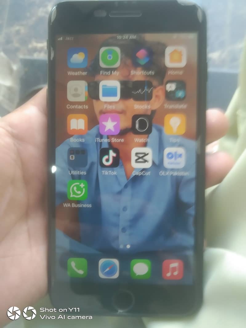 Apple iPhone 7 Plus 1