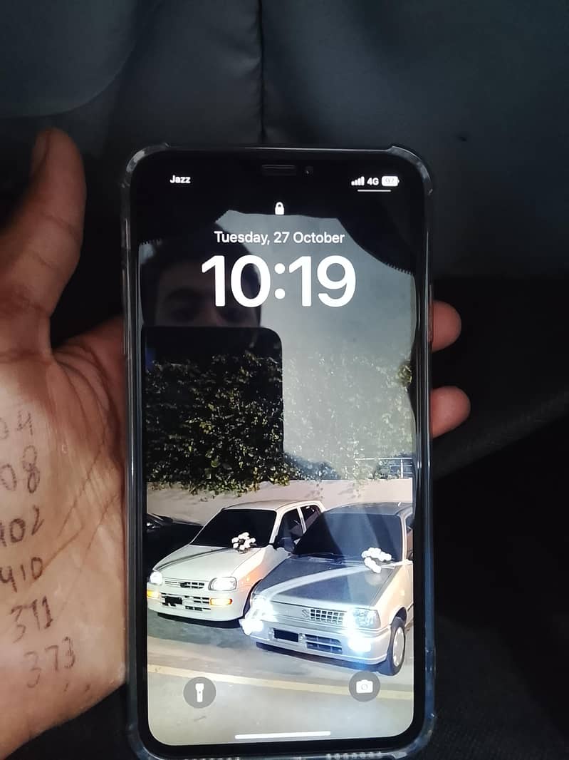 Apple iPhone XS Max 1
