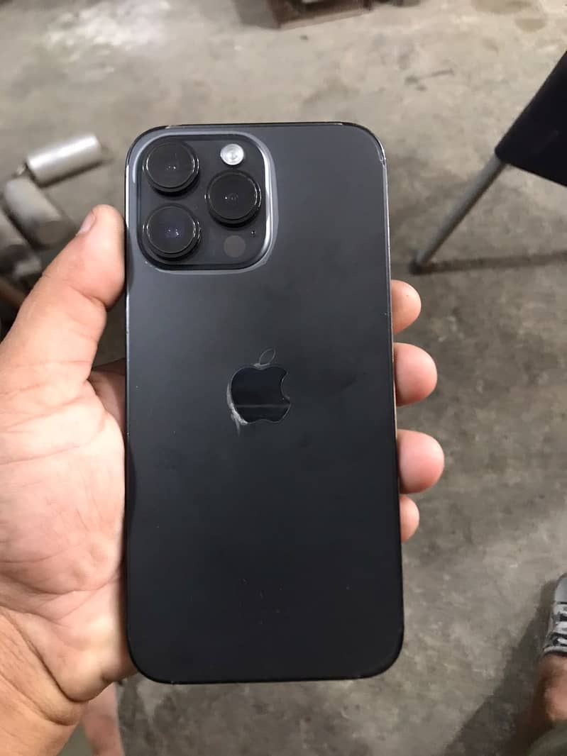 Apple iPhone 14 Pro Max 1