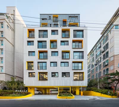 Prime Location 08 Marla Commercial Building For Sale