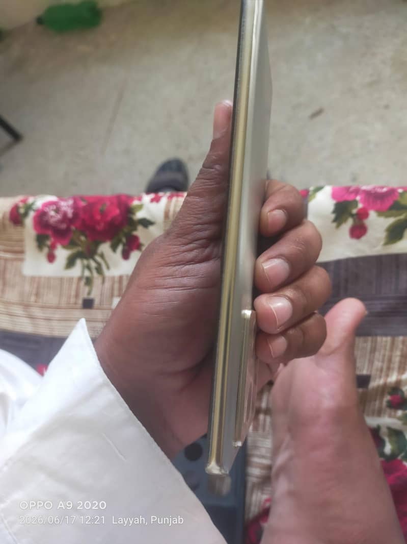 Infinix Note 40 Pro 4