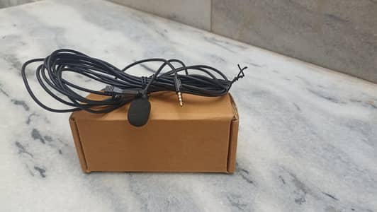 Wired Microphone with Audio Converter – 16 Feet
