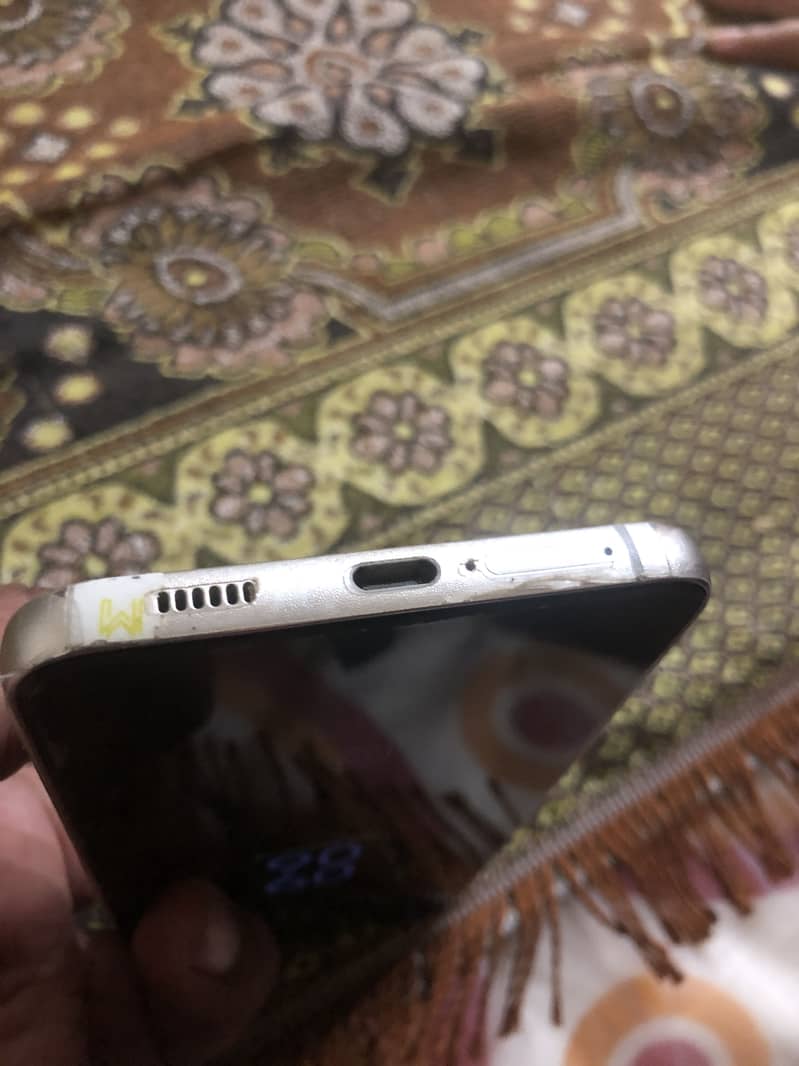 Samsung Mobile S22 Plus 2