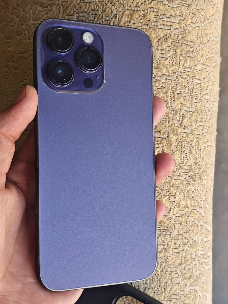 Apple iPhone 14 Pro Max 1