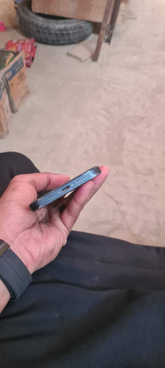 Apple iPhone 13 1