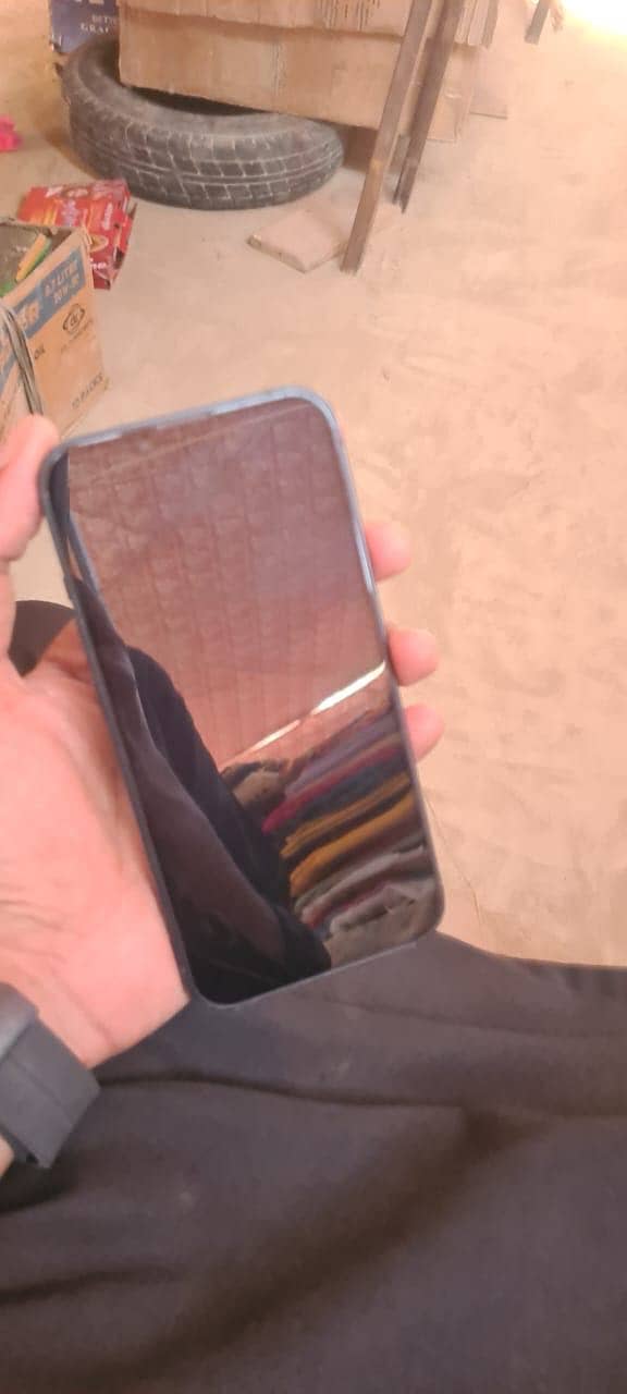 Apple iPhone 13 5