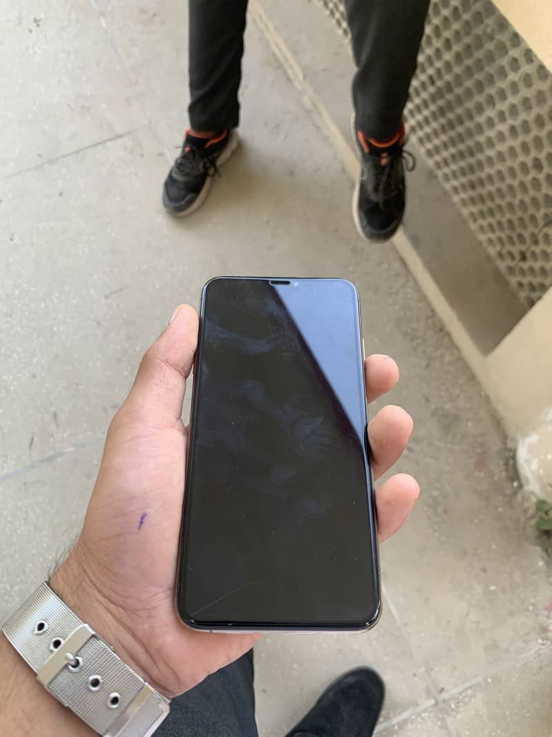 Apple iPhone XS Max 2
