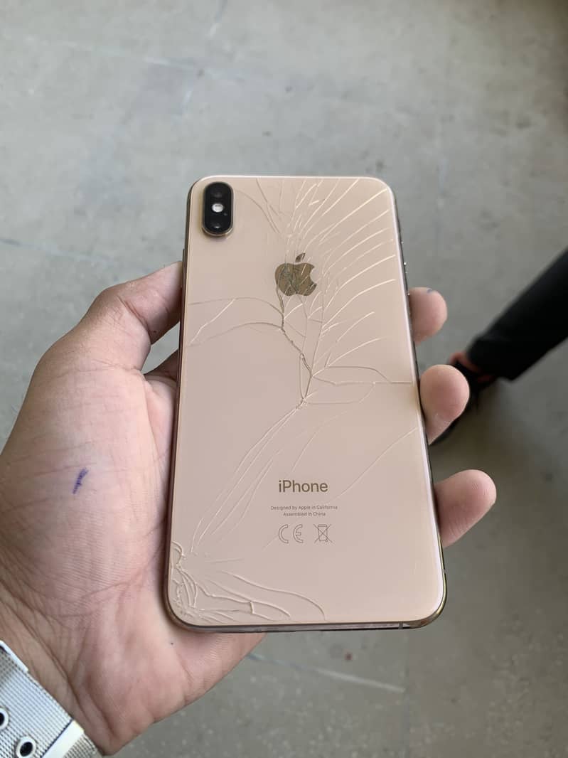 Apple iPhone XS Max 5