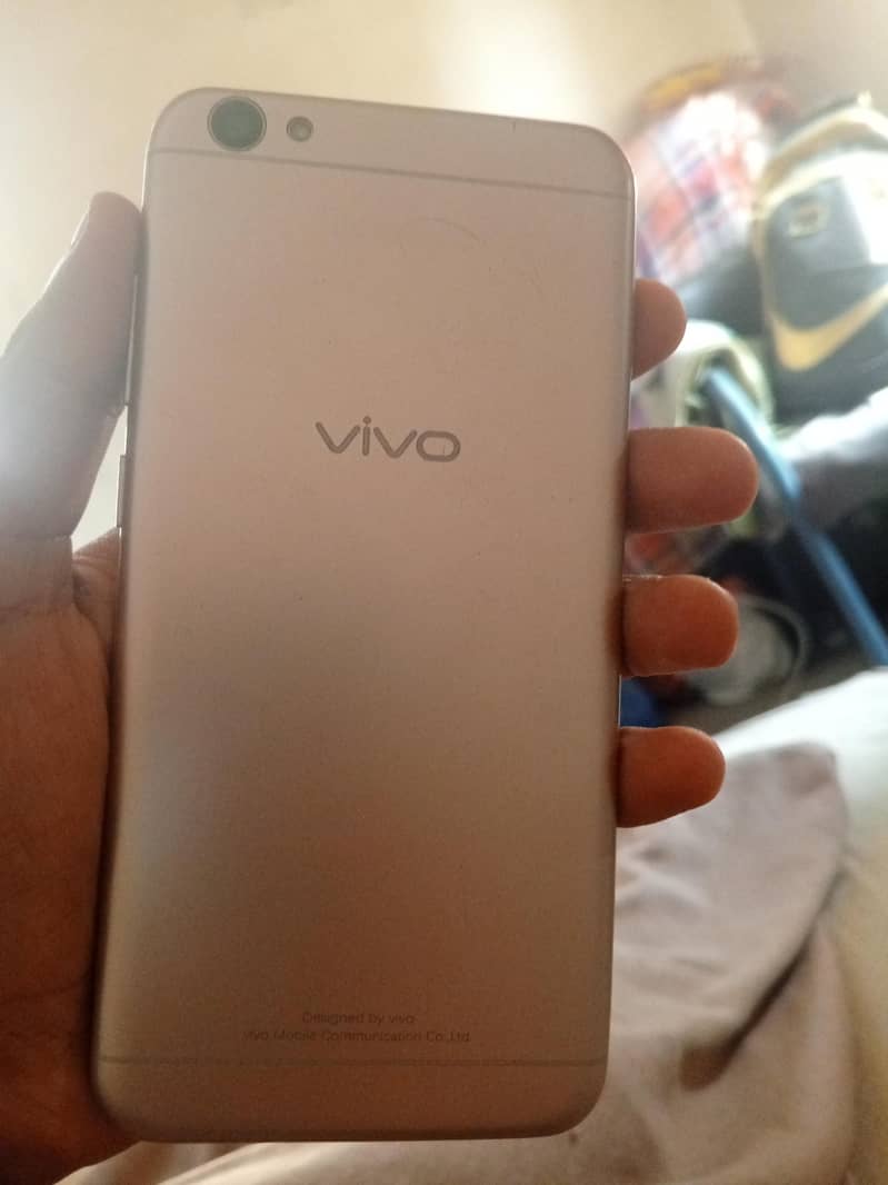 Vivo V5s 1