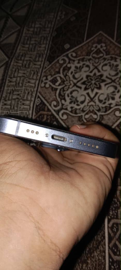 Apple iPhone 14 4