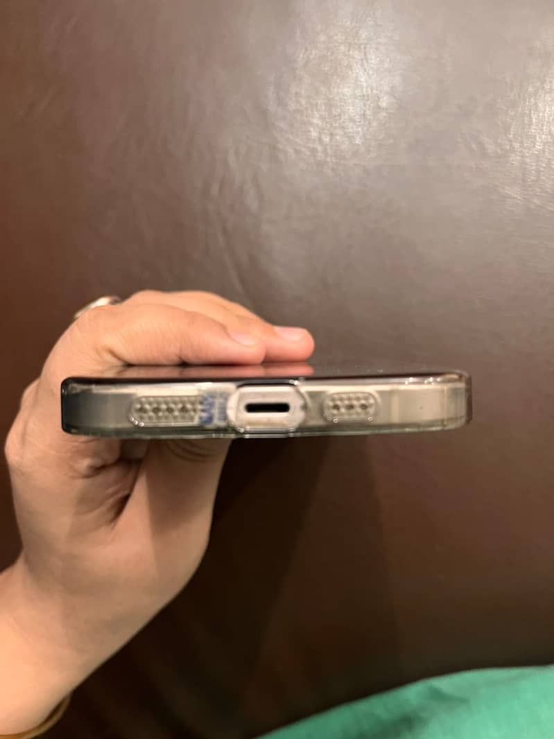 Apple iPhone 12 2