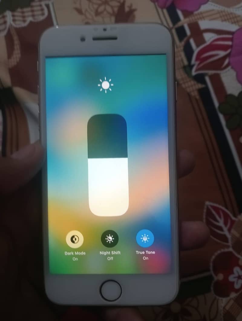 Apple iPhone 8 3