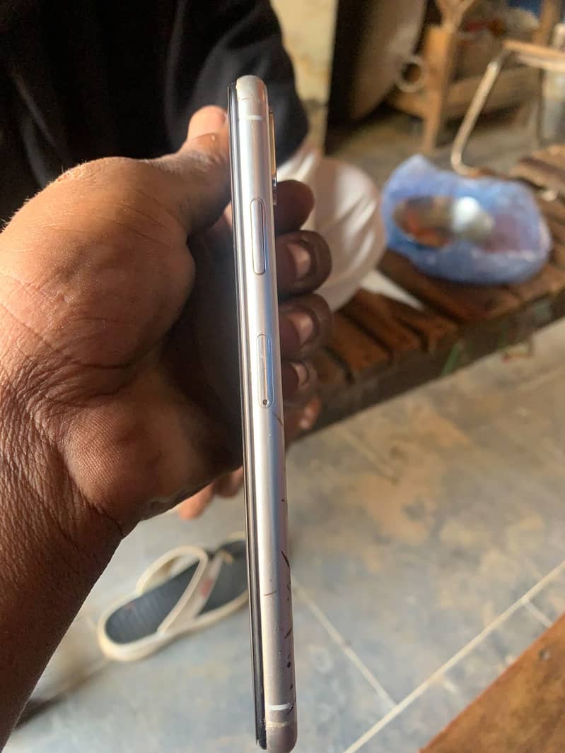 Apple iPhone XS Max 1