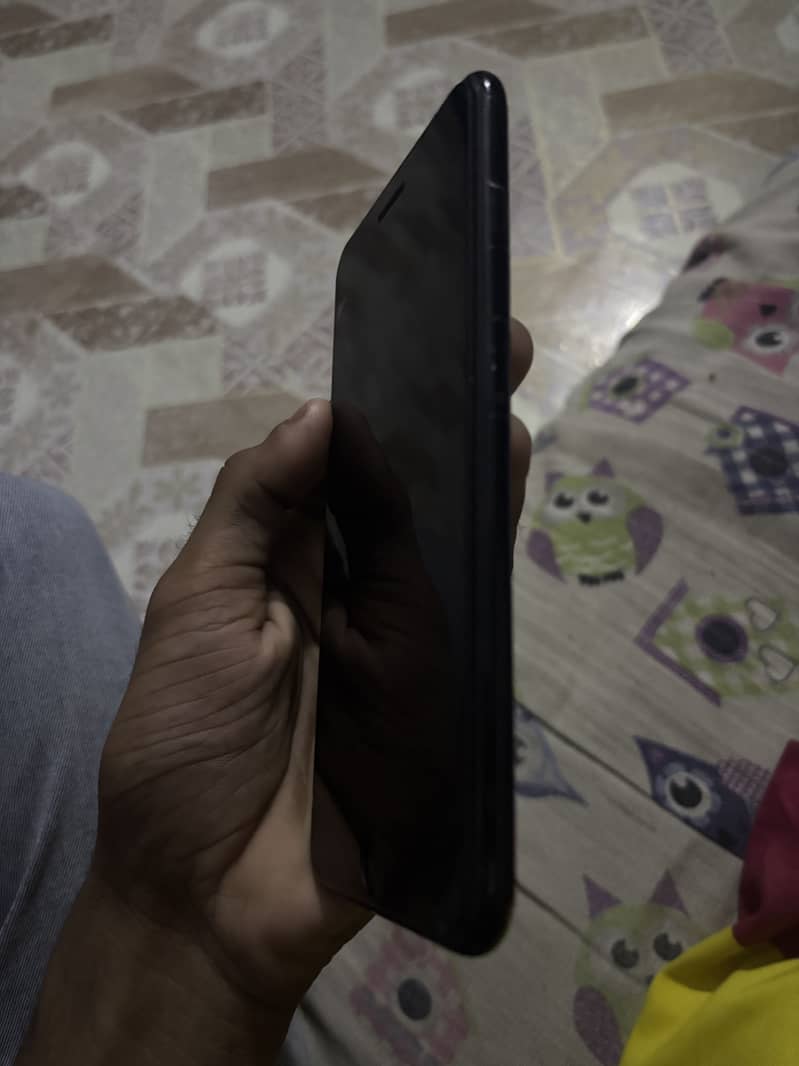 Apple iPhone 7 Plus 3