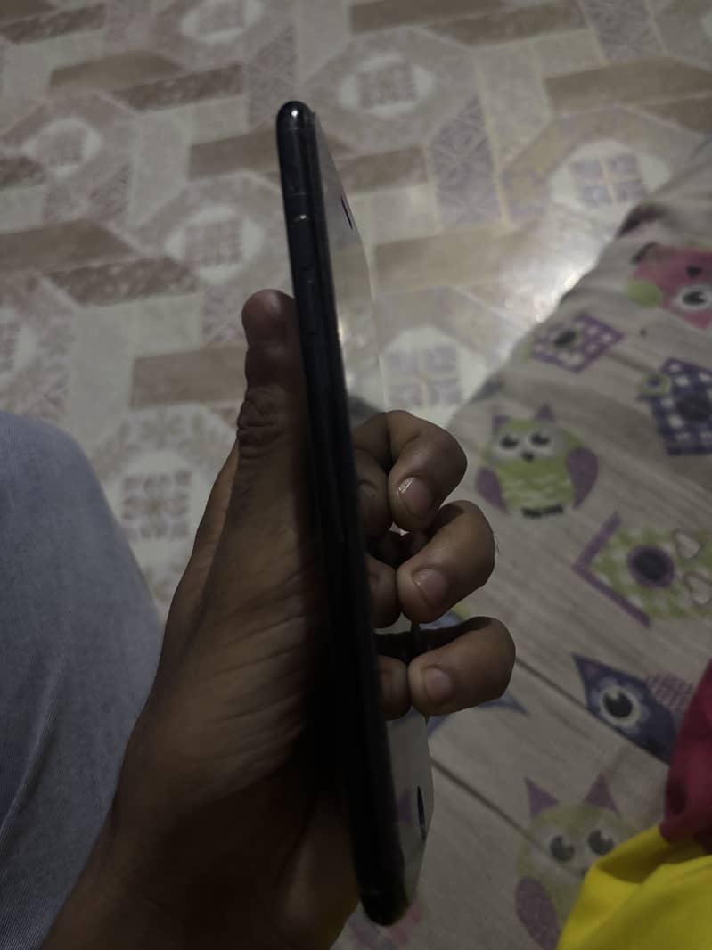 Apple iPhone 7 Plus 4