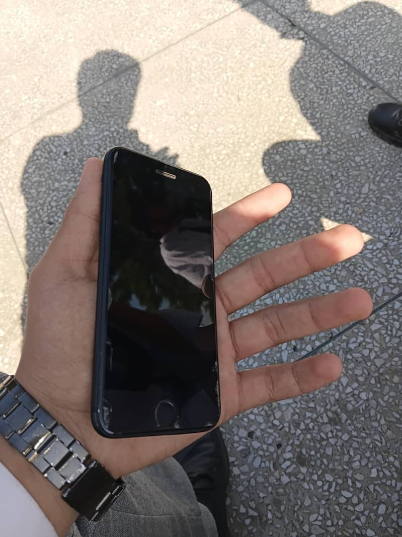 Apple iPhone 7 (non) never opened 1