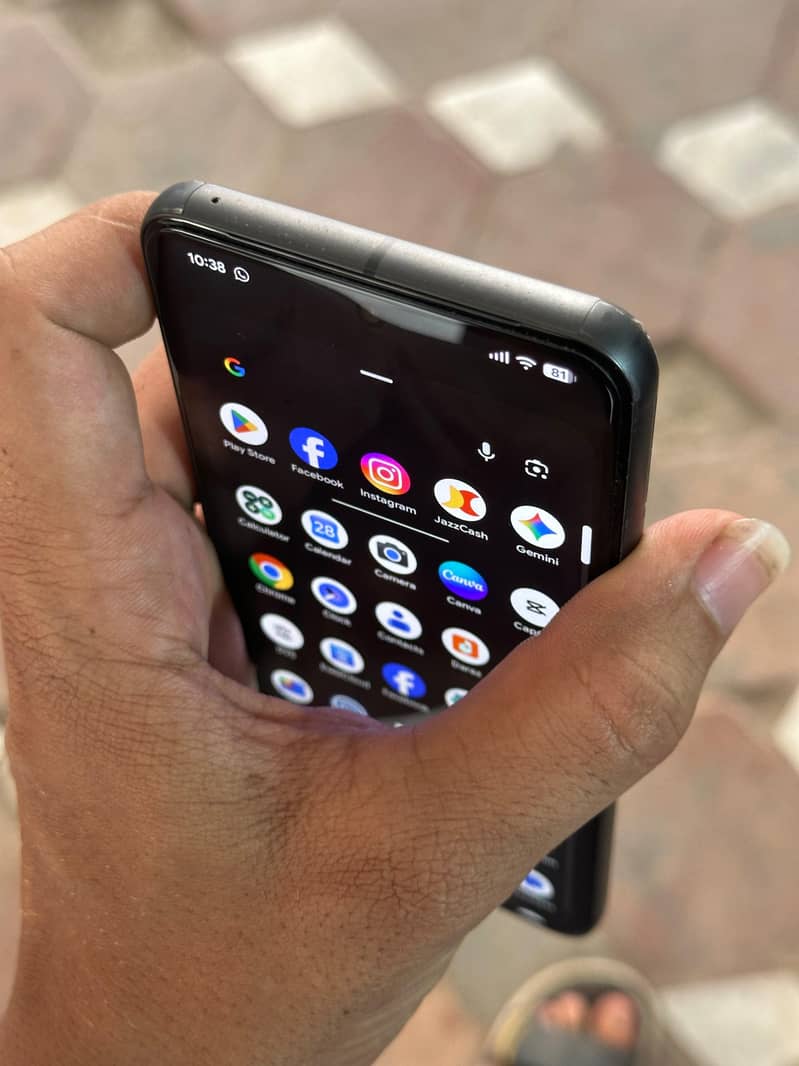 Google Pixel 8 5