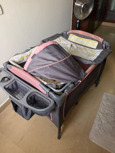 Baby Trend Play Pen/Cot
