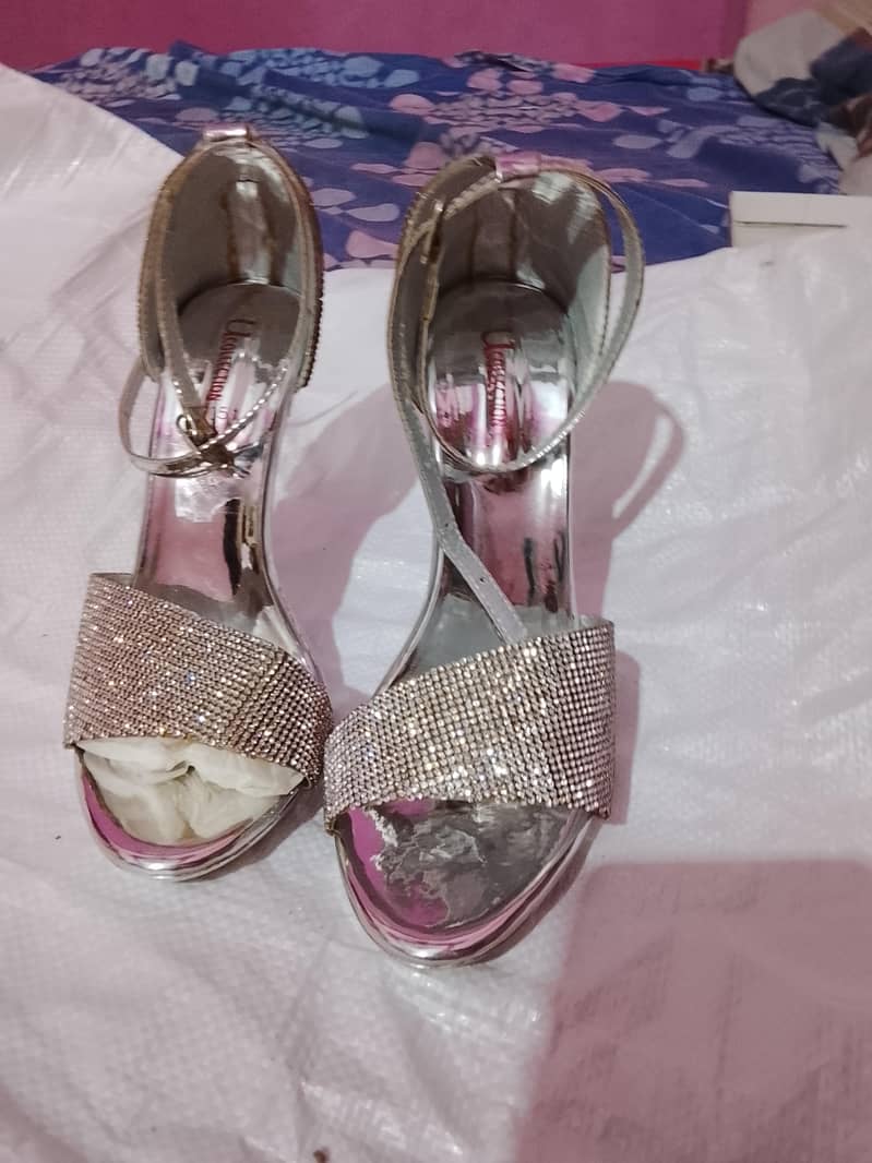 silver heels 1