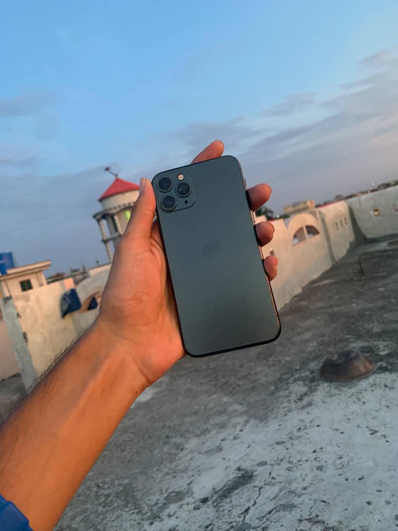 Apple iPhone 11 Pro 1