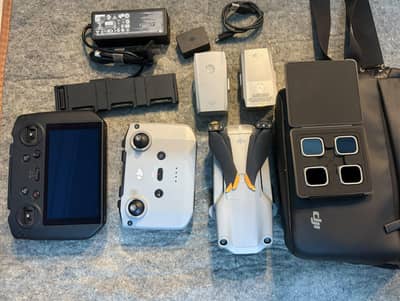 Dji air 2s Brand new (under 5 cycles) (Fly more combo)