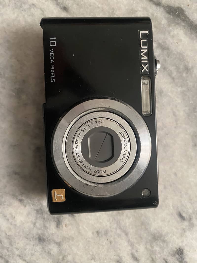 Digital Camera 0
