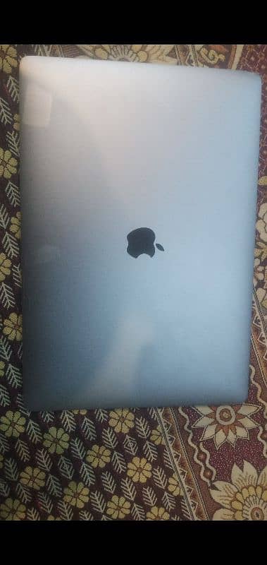 mackbook 17 pro 1